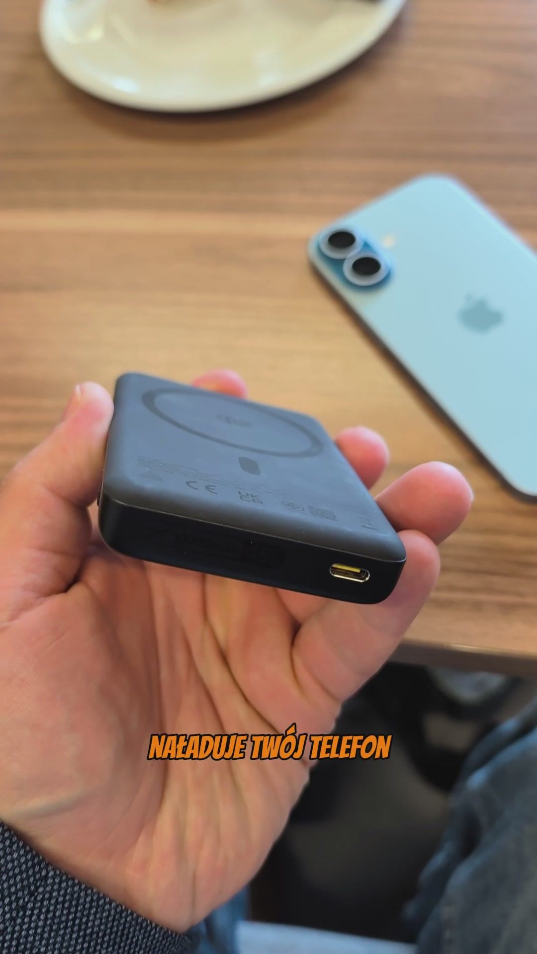 Ten powerbank naładuje twojego iPhone'a z maksymalną prędkością
