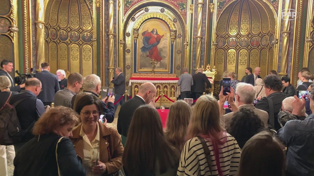 Pokazali szczątki królewskie Bolesława Chrobrego. "Badania potwierdziły, iż jest to duży palec stopy"