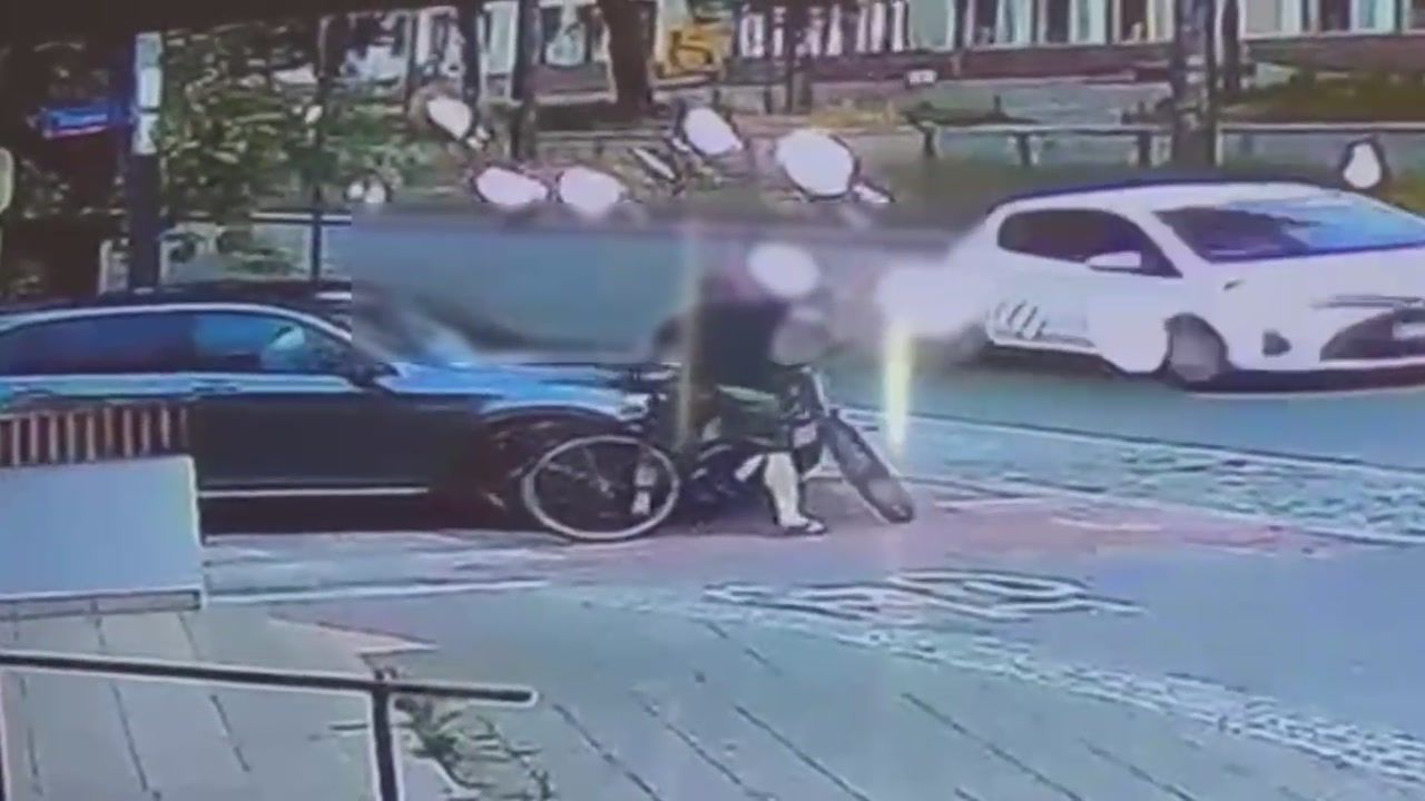 Agresja na drodze. Celowo potrącił rowerzystę. I to dwukrotnie
