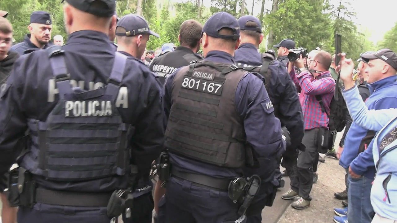 "Ekoterroryści" w Tatrach. Policja rozbiła blokadę Morskiego Oka