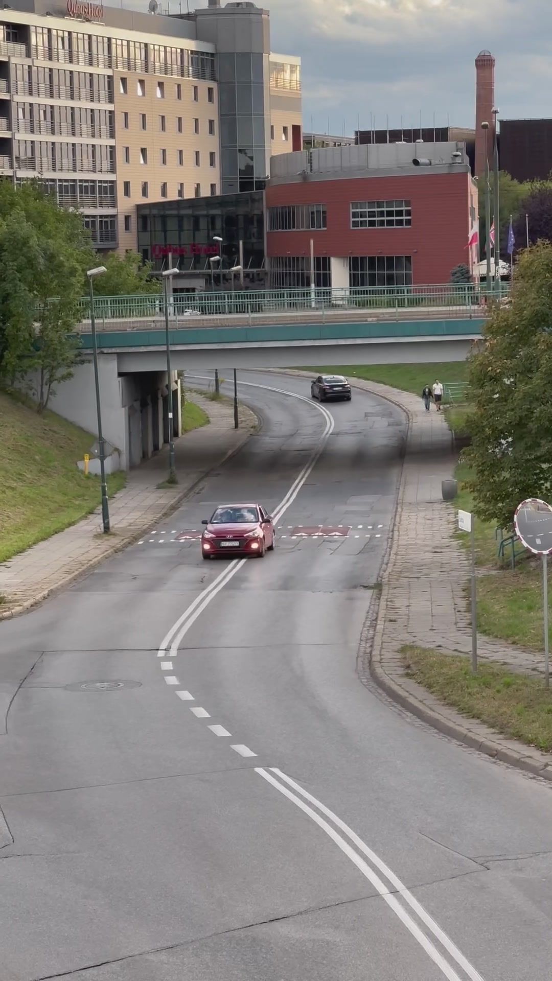 Po tragedii w Krakowie mieszkańcy prosili o skuteczne zabezpieczenia. Miasto postawiło na wygodę hulajnóg