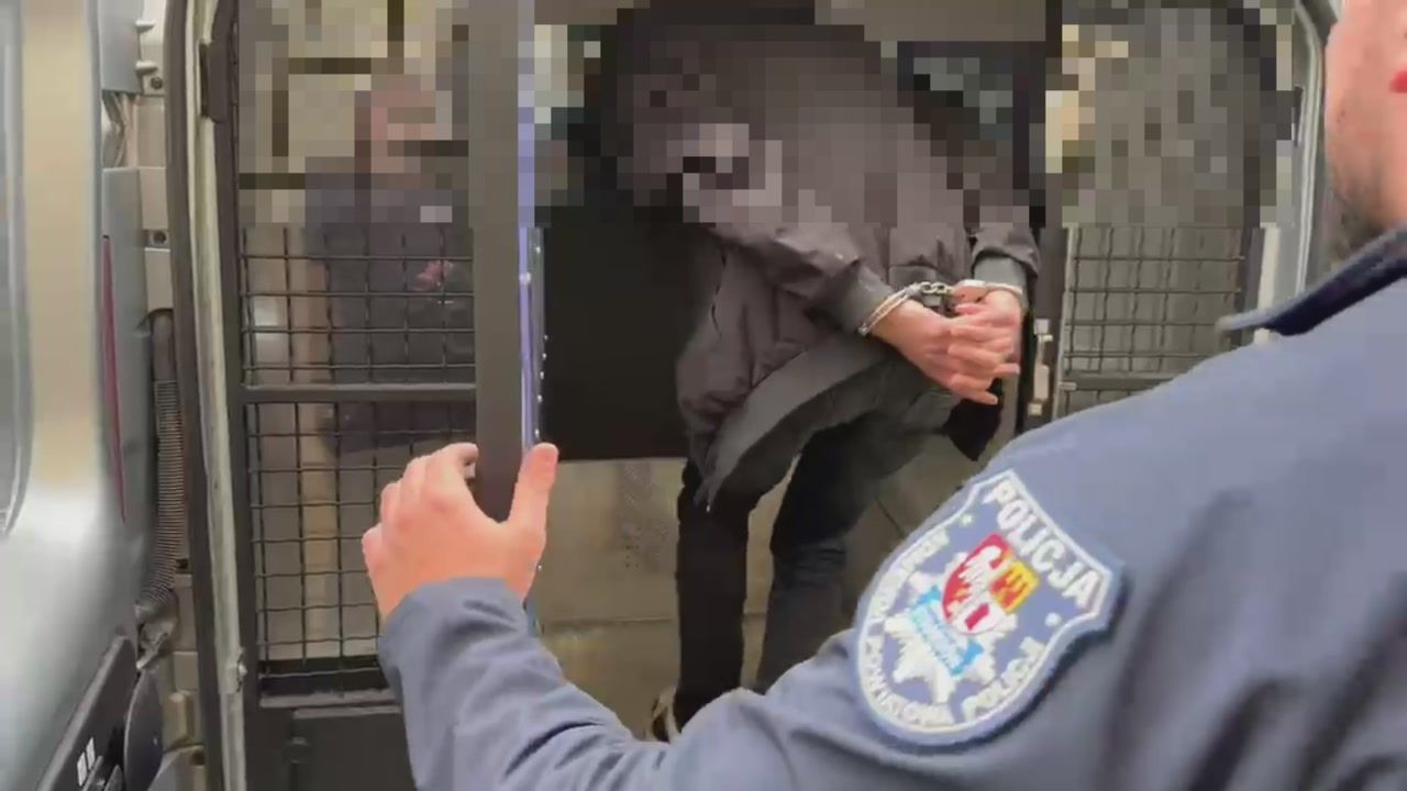 Ostrzelał pociąg pod Warszawą. 19-latek zatrzymany