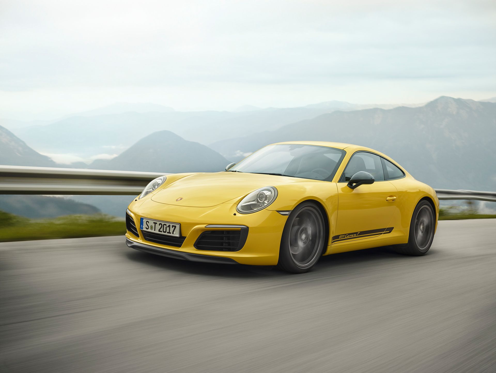 Nowe Porsche 911 Carrera T. Mniej samochodu, więcej