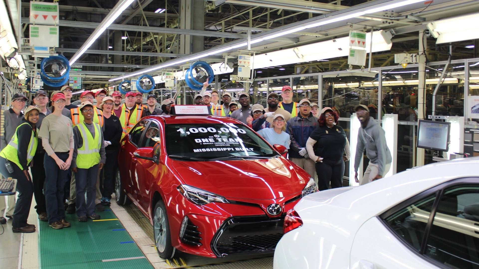 Harmony in the factory: Toyota workers receive pay increases without ...