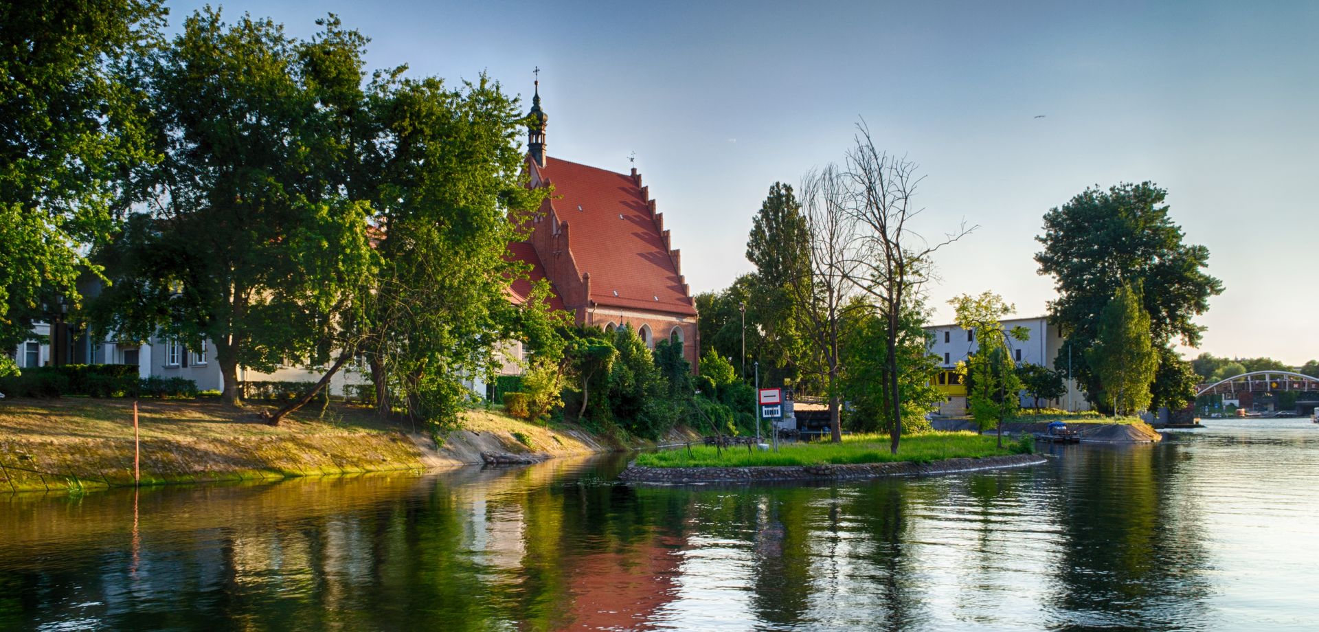 Kościół na wyspie Młyńskiej w Bydgoszczy