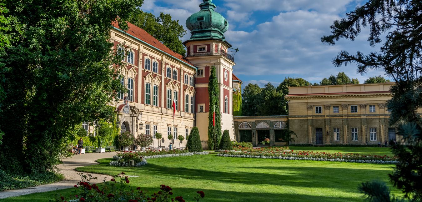 Zamek w Łańcucie otacza  malowniczy park w stylu angielskim