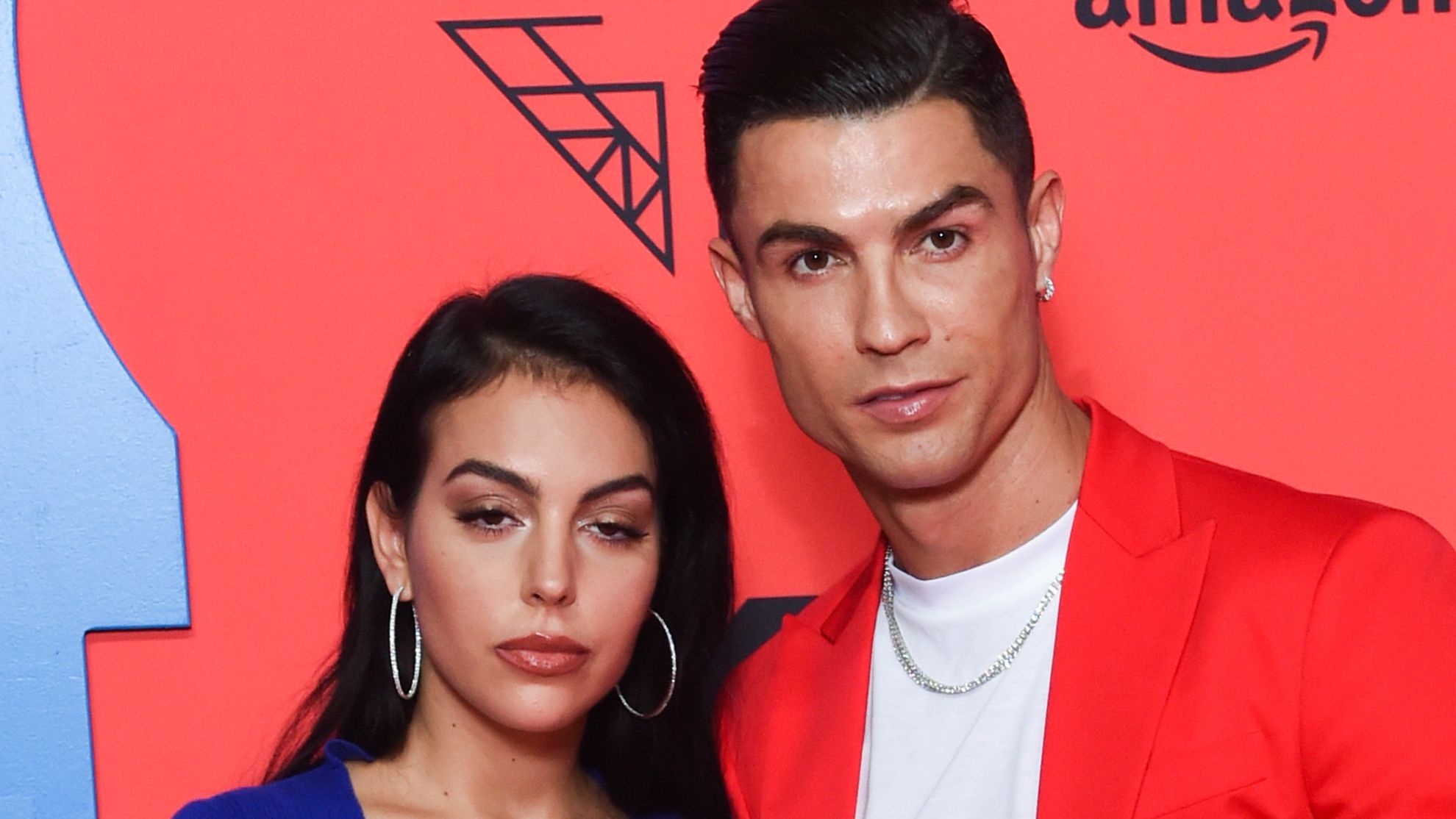 Engagement Alert! Cristiano Ronaldo & Georgina Rodriguez Are Officially Engaged! - 2i4xeoj