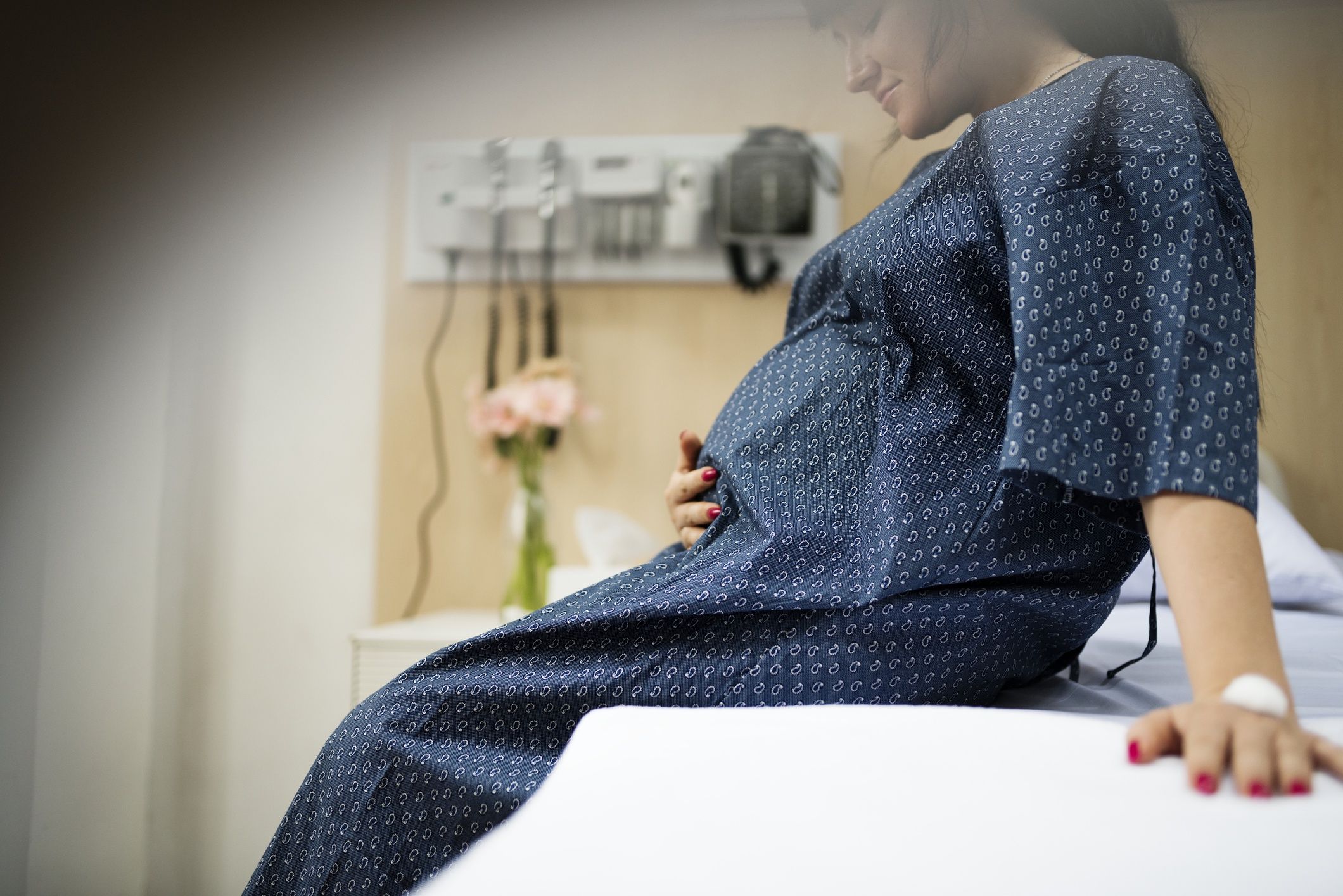 A trimester pregnant womanA trimester pregnant womanRawpixel