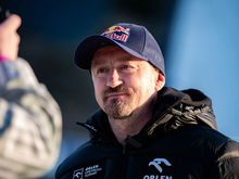 Małysz zmartwiony po słabych skokach