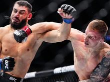 Polak zaszokował świat. O tej walce jest głośno