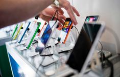 Windows 10 Mobile - początek końca mobilnych okienek?