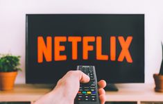 Netflix prezentuje nowości na sierpień 2020. Gorących wakacji ciąg dalszy