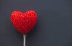 Pary mają taniej, czyli promocje operatorów na Walentynki