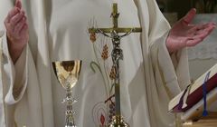 Coraz więcej Polaków źle ocenia Kościół