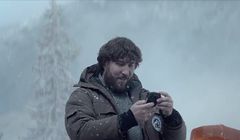 Kolędnicy i kierowca odśnieżarki w bożonarodzeniowych reklamach T-Mobile (wideo)