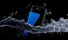 Samsung oskarżony o wprowadzanie użytkowników w błąd. Kwestię wodoodporności smartfonów zbada sąd