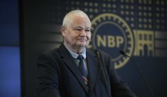 Prezes NBP w „Gazecie Polskiej”: obiecali stołek Tuskowi za wepchnięcie nas w euro
