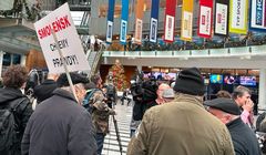 Awantury i przepychanki podczas przejęcia TVP przez rządzącą koalicję. "To nie koniec"