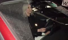 Magdalena Ogórek zaatakowana przy siedzibie TVP Info przez demonstrantów, eskortowała ją policja