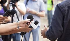 Dekoncentracja mediów to raczej straszak niż plan. Braun: media były w całości polskie za czasów Radiokomitetu