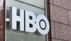 „Joker”, „Mroczne materie” i polityczny serial z Hugh Lauriem w listopadzie na antenach HBO