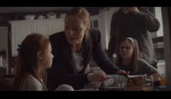 Apple w świątecznej kampanii chce pokazać, że nie wszystkie technologie są przeznaczone do bezmyślnej konsumpcji (wideo)