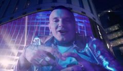 Kolejna gwiazda muzyki reklamuje Play na Kartę