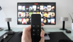 Reklamodawcy chcą wydawać pieniądze w telewizji, ale widzowie nie chcą jej oglądać