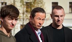 „Reporterzy. Z życia wzięte” nowym codziennym serialem Telewizji Puls i Studia A. Zagrają Tadeusz Chudecki i Piotr Cyrwus