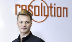 Błażej Bartol awansował w agencji Resolution