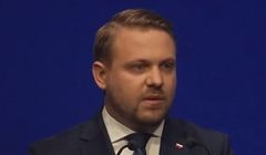 Rzecznik prasowy PiS ma dwóch zastępców