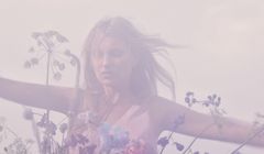 Warsaw Labs współtworzy markę kosmetyczną Cosmoss by Kate Moss