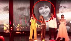 Wpadka na festiwalu w Opolu. Fotografia żyjącej artystki wśród zdjęć zmarłych