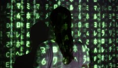 Niska świadomość AI w firmach. Prawie jedna piąta pracowników wrzuca do chatbotów AI dane wrażliwe firmy