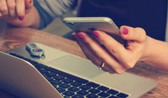 Zakupy ważniejsze od newsów. Po to Polacy korzystają z internetu