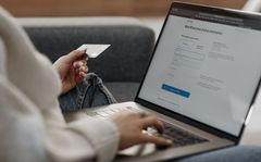 Kredyt konsolidacyjny z dodatkową gotówką - kiedy ma sens?