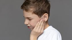 Kłujący ból ucha - najczęstsze przyczyny. Co robić?