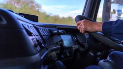 Zespół niebieskich dżinsów lub kierowców cieżarówek. Zapalenie mieszków włosowych, które prowadzi do ciężkich chorób