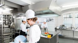 Książeczka sanepidowska - kiedy i gdzie ją wyrobić? Ile to kosztuje?