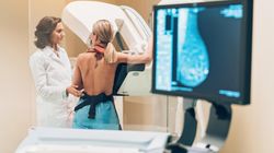 Rak piersi to nie wyrok. Wiele Polek nie wie, że ma kilka opcji leczenia