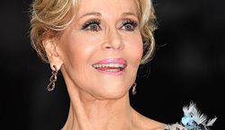 81-letnia Jane Fonda pokazała się w balowej sukni i bez makijażu! Niektórzy jej nie poznali!