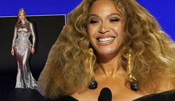 Grammy 2021: Beyonce pokazała drugą kreację. Piękna, ale… Co ona ma na twarzy? Teraz nie uciszy plotek o poprawianiu urody