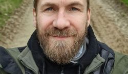Dawno niewiedziany Przemek Kossakowski wrócił do sieci. Odmieniony nieźle poruszył fanów: „Normalnie chłopiec jak nowy”
