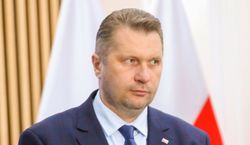 Córka ministra Czarnka wzięła ślub. Stylistka komentuje suknie ślubną: „Nie jest uszyta w dress codzie kościelnym”