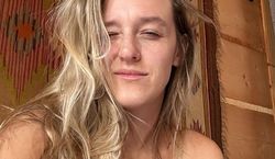 Ola Żebrowska w za małym staniku pokazała, jak macierzyństwo zmieniło jej ciało. Tak promuje body positive