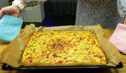 Ekspresowa pizza bez drożdży. Składniki wystarczy zetrzeć na tarce