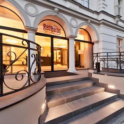 Red Baron Hotel & Restaurant Świdnica