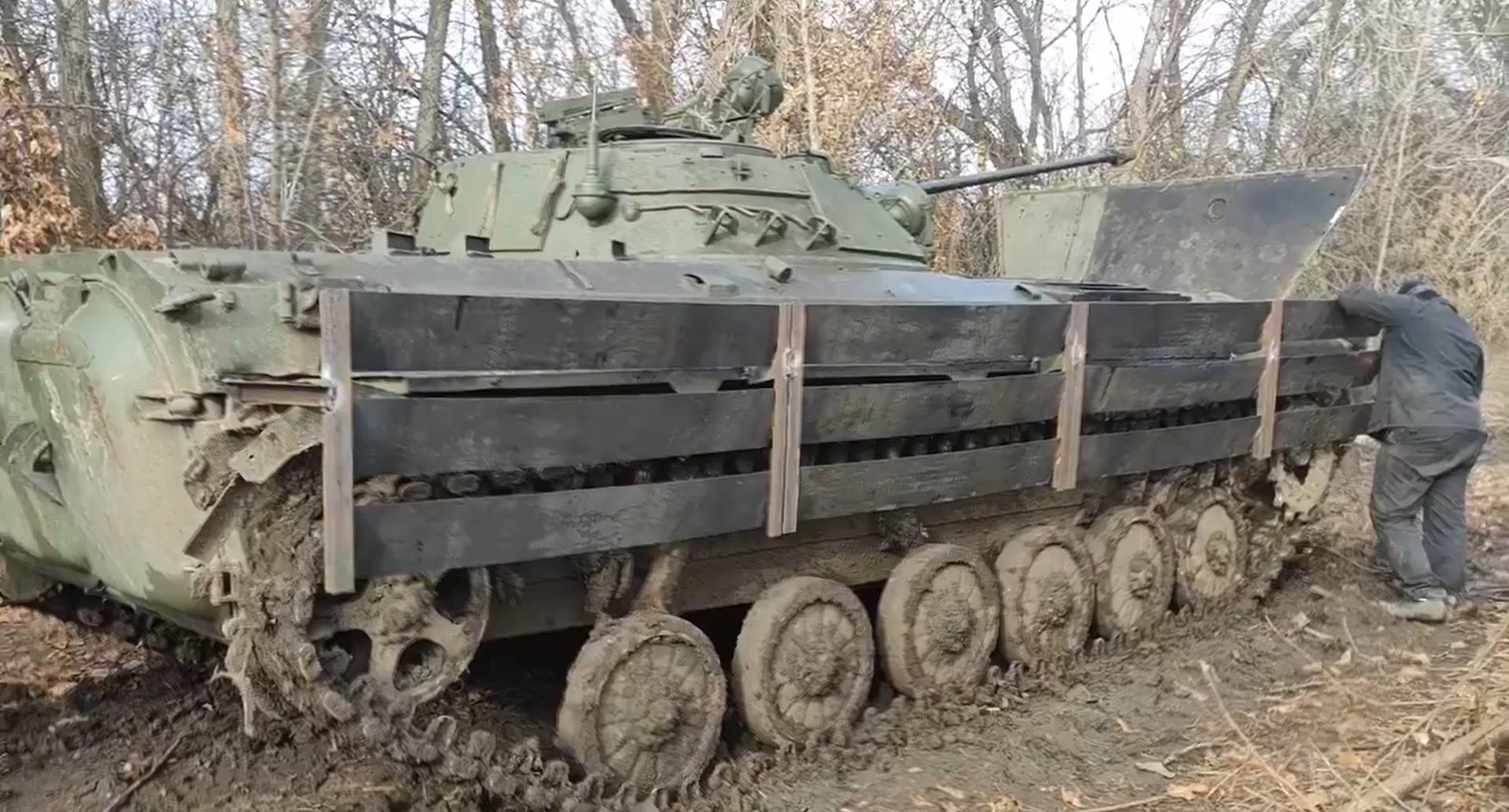 Russia defends armored vehicles with wood, despite potential drawbacks