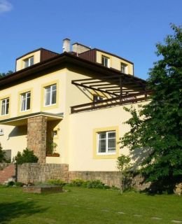 Penzion Továrníkova vila Skuhrov nad Bělou