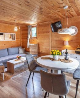 ZACISZE Domek na Kaszubach Brodnica Dolna z balią z jacuzzi
